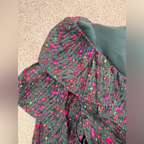 Free people long sleeve dress with floral print. Dark green. - Picture 6 of 13